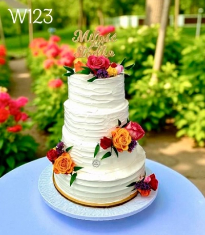 la-petite-tort-weselny-dekoracja-w-smietance-w123
