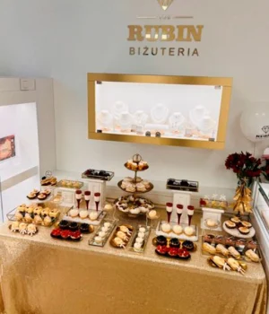 slodki-stol-rubin-la-petite