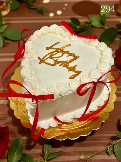 tort-okazjonalny-serce-tort-wykonany-w-smietance-la-petite